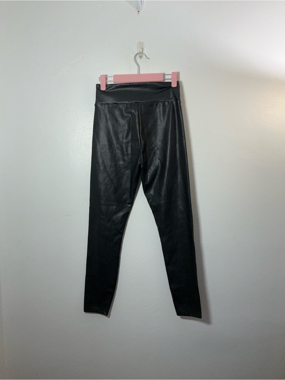 Abercrombie & Fitch Black Faux Leather Leggings Size Small - Picture 2 of 6